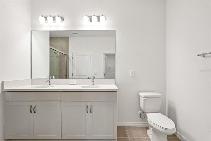 Furnished interior view inside a new home in Southpointe, Palmetto (Image 7). Furnished interior view inside a new home in Southpointe, Palmetto (Image 7).