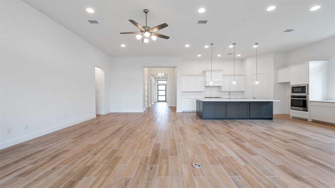 Image 22 of a home in Reunion 60'/70'. Image 22 of a home in Reunion 60'/70'.