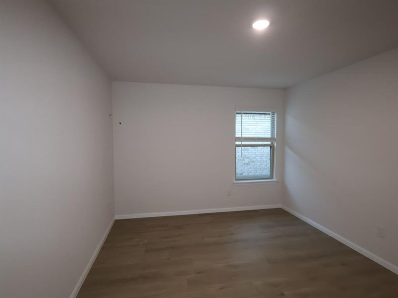 Spacious, unfurnished interior of a new home in Sanderos, Fort Worth (Image 16).