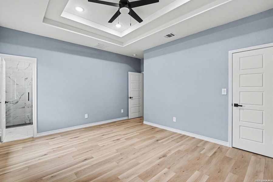 Spacious, unfurnished interior of a new home in , San Antonio (Image 24).