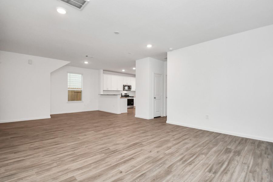 Spacious, unfurnished interior of a new home in Decker Farms, Magnolia (Image 21).