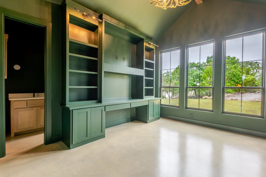 Image 40 of a home in Eagles Bluff.