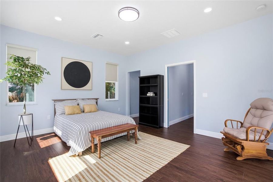 Furnished interior view inside a new home in , Spring Hill (Image 25).