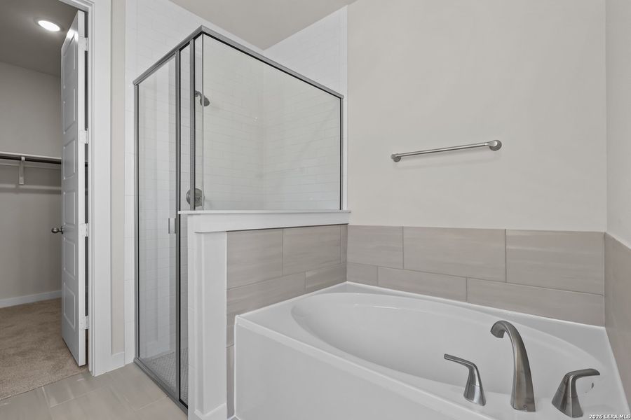 Close-up of interior finishes inside a home in Davis Ranch, San Antonio (Image 21).
