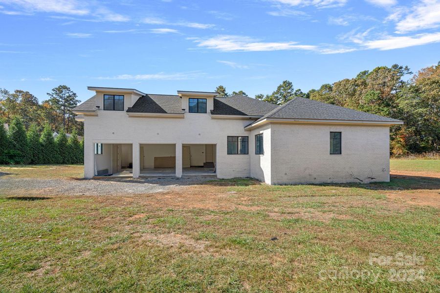 Oversized 3 car garage - tall enough for Lifts