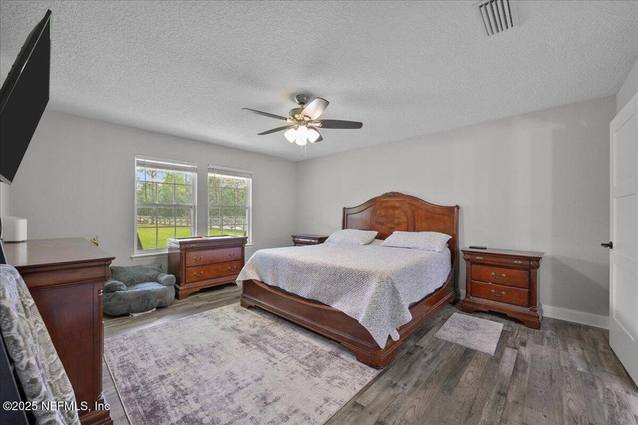 Furnished interior view inside a new home in , Palatka (Image 18).