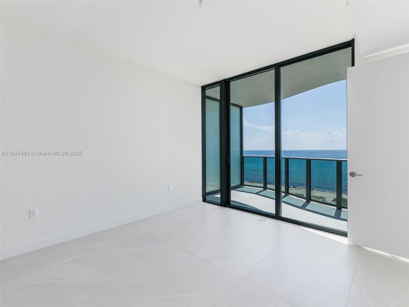 Spacious, unfurnished interior of a new home in Casamar, Pompano Beach (Image 41). Spacious, unfurnished interior of a new home in Casamar, Pompano Beach (Image 41).