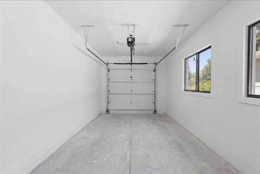 Spacious, unfurnished interior of a new home in , St. Petersburg (Image 33).