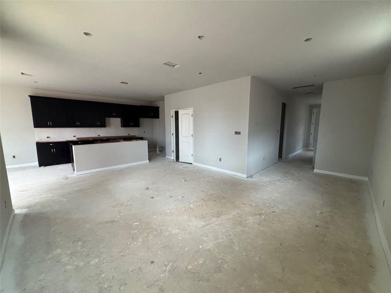 Spacious, unfurnished interior of a new home in Berry Creek Highlands, Georgetown (Image 30). Spacious, unfurnished interior of a new home in Berry Creek Highlands, Georgetown (Image 30).