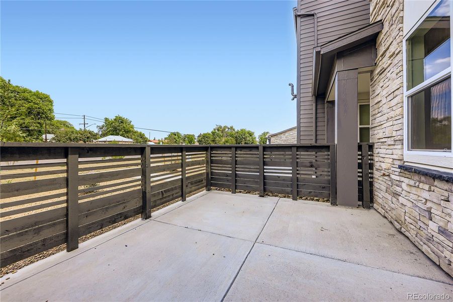 Plenty of outdoor space Plenty of outdoor space