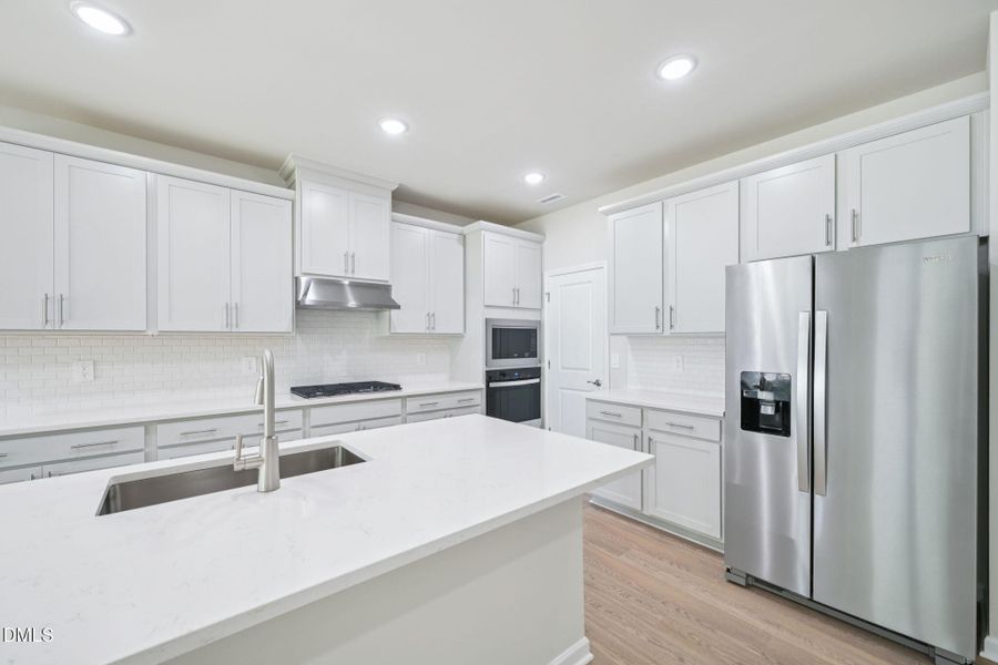 13-web-or-mls-Raleigh - Oak Manor - 713