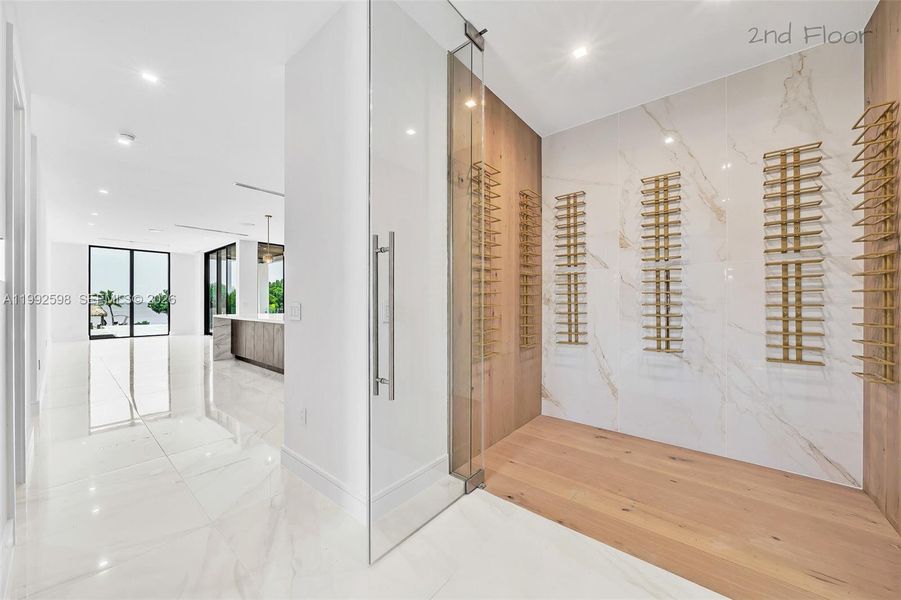 Spacious, unfurnished interior of a new home in , Key Largo (Image 30).