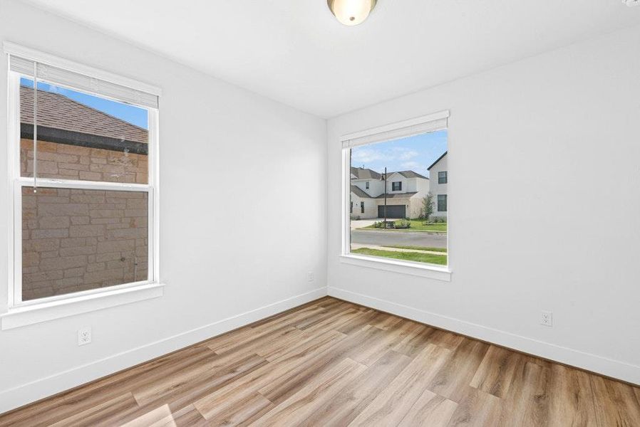 Spacious, unfurnished interior of a new home in Santa Rita Ranch, Liberty Hill (Image 19).