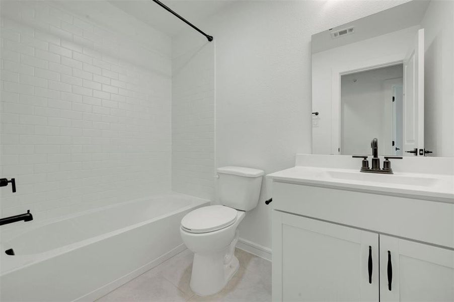 Furnished interior view inside a new home in Providence Commons, Providence Village (Image 7).