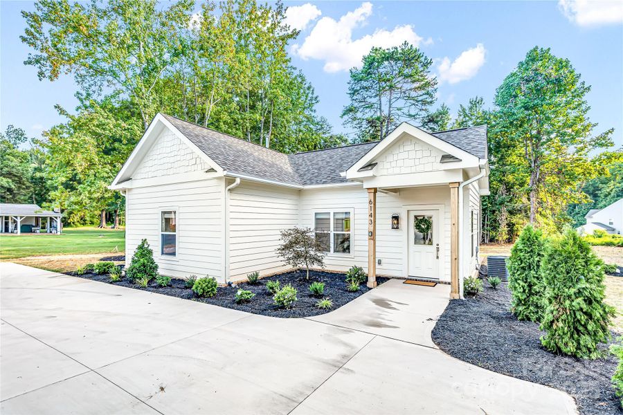 Welcome to 6143 Wilgrove Mint Hill 2nd Living Quarters