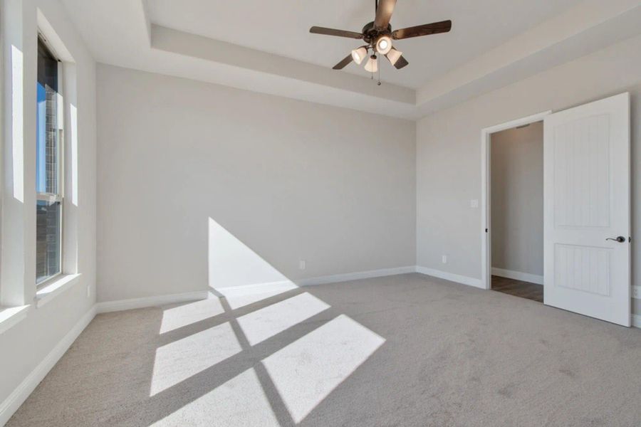 Primary Bedroom | Concept 2586 at Hidden Creek Estates in Van Alstyne, TX by Landsea Homes