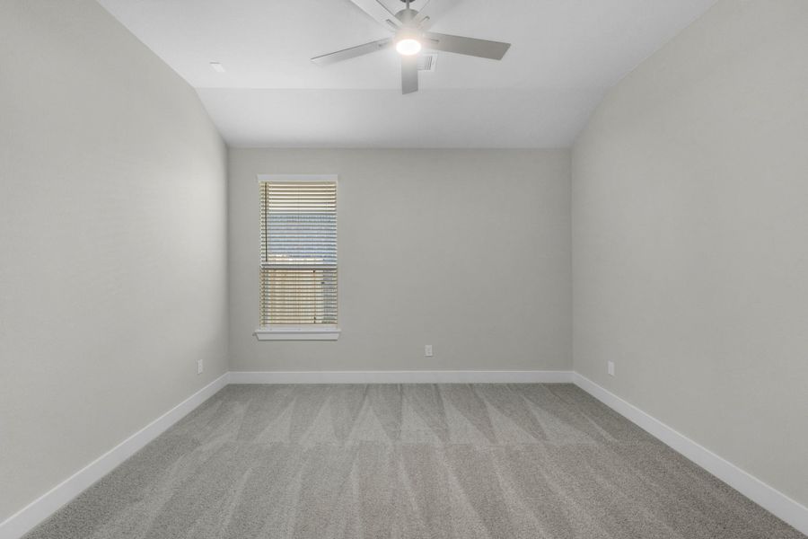 Spacious, unfurnished interior of a new home in Briarwood Crossing, Rosenberg (Image 19).