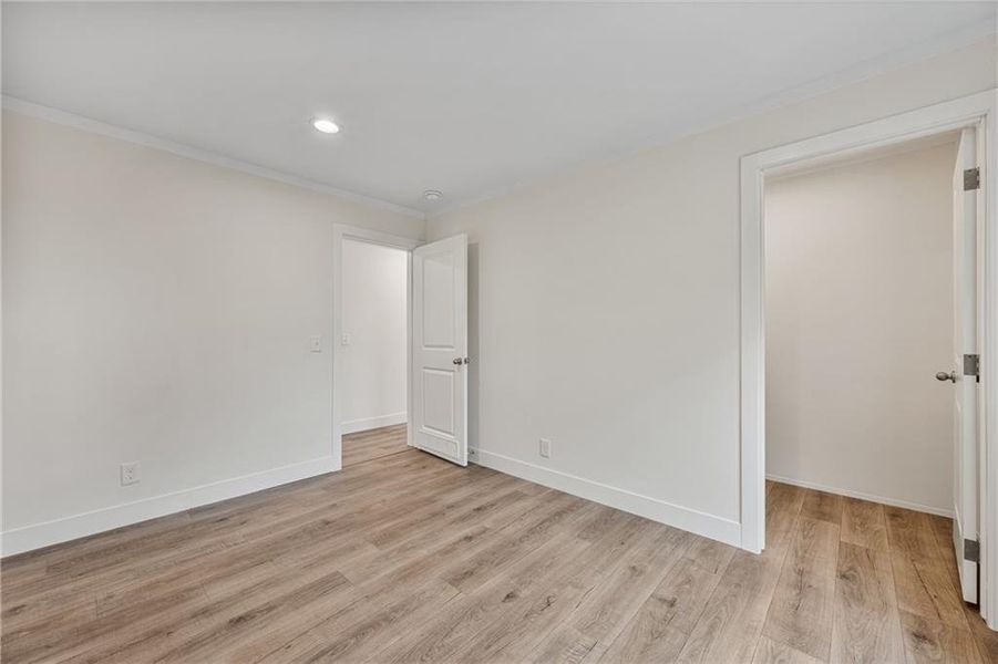 Spacious, unfurnished interior of a new home in , Gainesville (Image 28).
