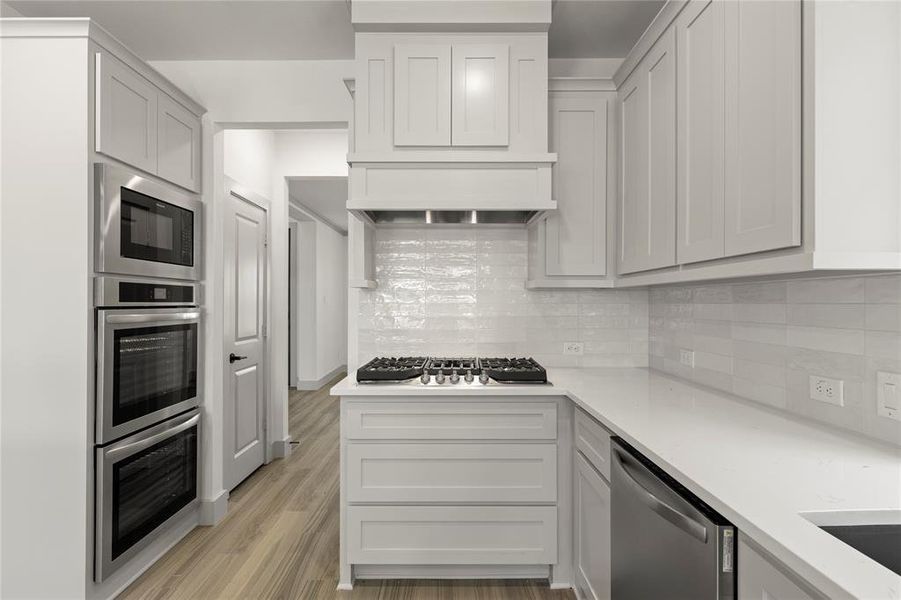 Furnished interior view inside a new home in Inspiration, Seis Lagos (Image 8).