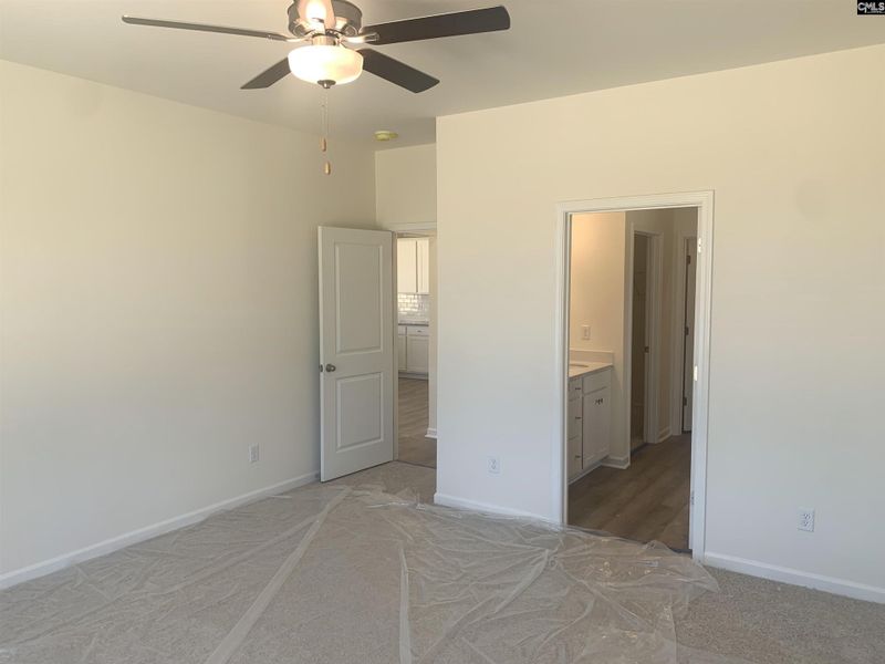 Spacious, unfurnished interior of a new home in Peachtree Hills, Lexington (Image 11).