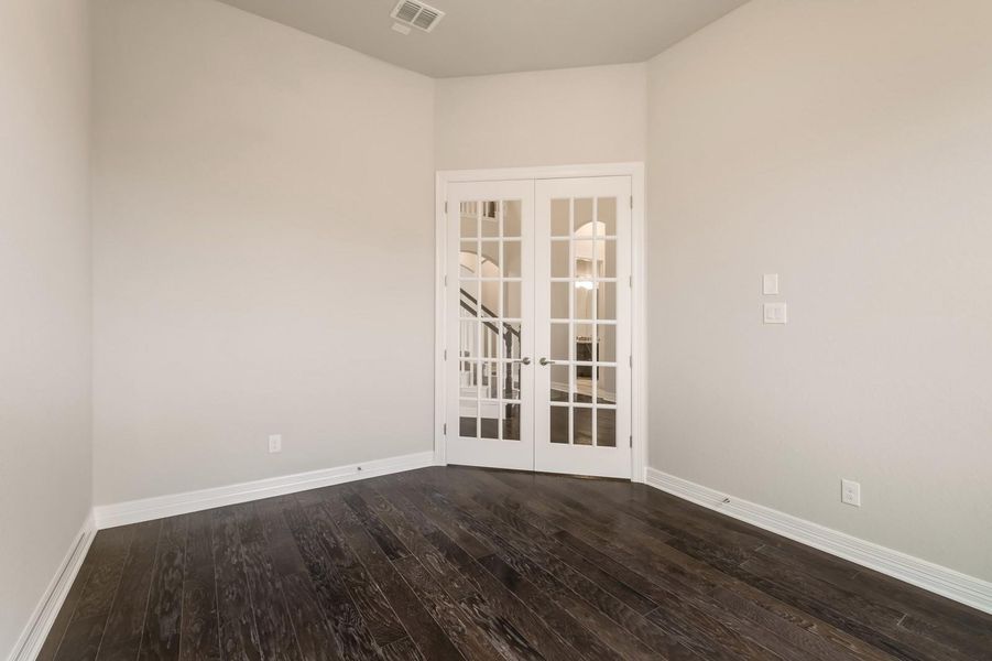 16 8350SierraHermosa 016 Mls