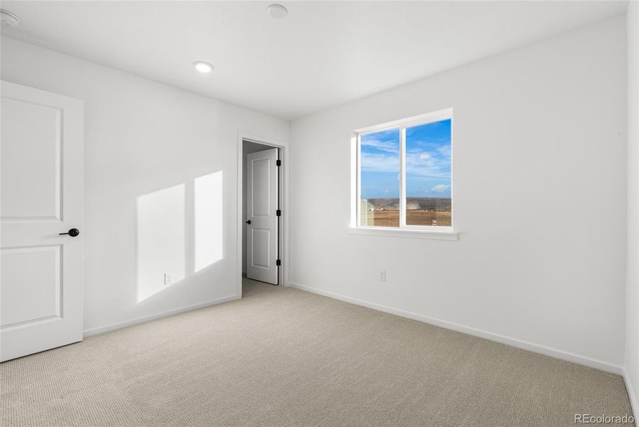 Spacious, unfurnished interior of a new home in Harvest Crossing, Aurora (Image 25).