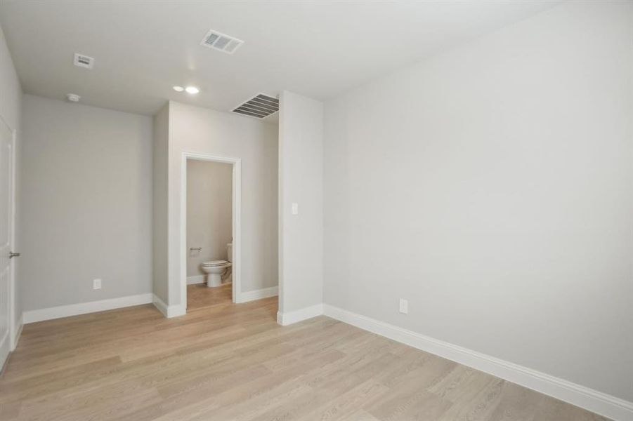 Photo is not of the actual home, but is an inspirational photo of builder’s model home and may depict options, furnishings, and/or decorator features that are not included. Photo is not of the actual home, but is an inspirational photo of builder’s model home and may depict options, furnishings, and/or decorator features that are not included.