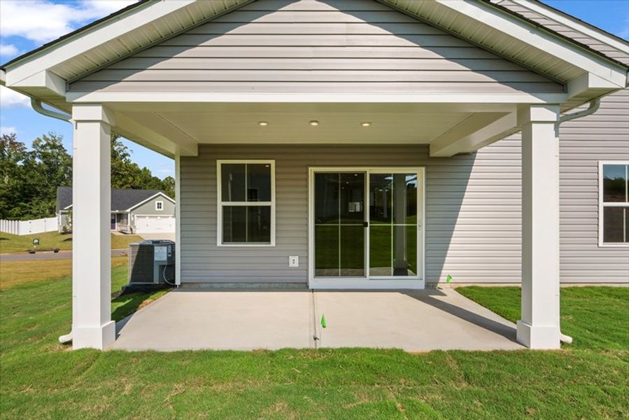Exterior details of a home in Garrison Farms, Seneca (Image 12).