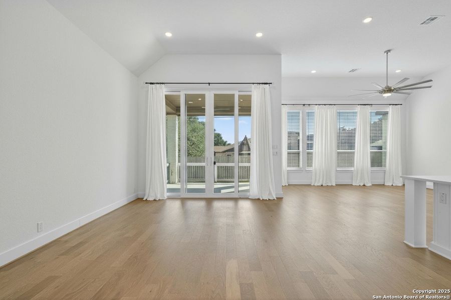Spacious, unfurnished interior of a new home in Front Gate in Fair Oaks Ranch, Fair Oaks Ranch (Image 43). Spacious, unfurnished interior of a new home in Front Gate in Fair Oaks Ranch, Fair Oaks Ranch (Image 43).