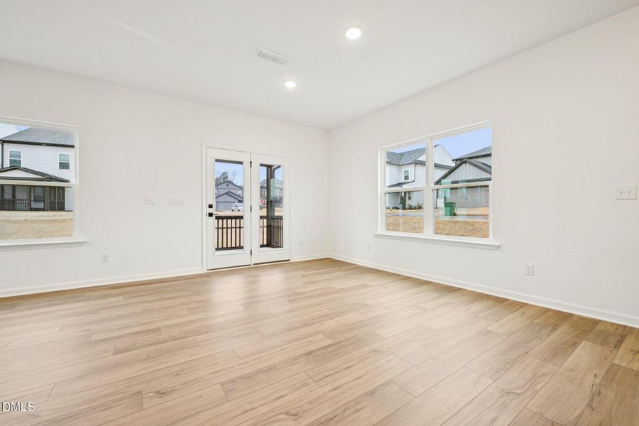 6-web-or-mls-Erastus Ct-S0502-006