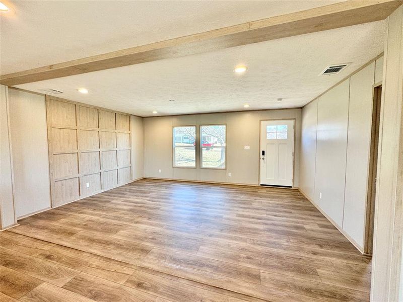 Spacious, unfurnished interior of a new home in , Nocona (Image 18).