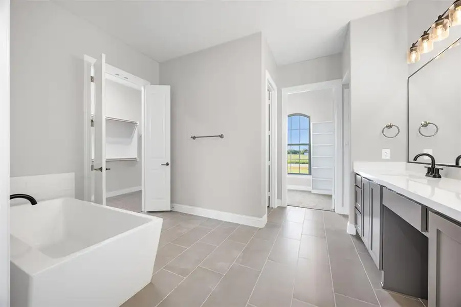 Furnished interior view inside a new home in Waterfall Ranch - 1 Acre Lots, Waxahachie (Image 7). Furnished interior view inside a new home in Waterfall Ranch - 1 Acre Lots, Waxahachie (Image 7).