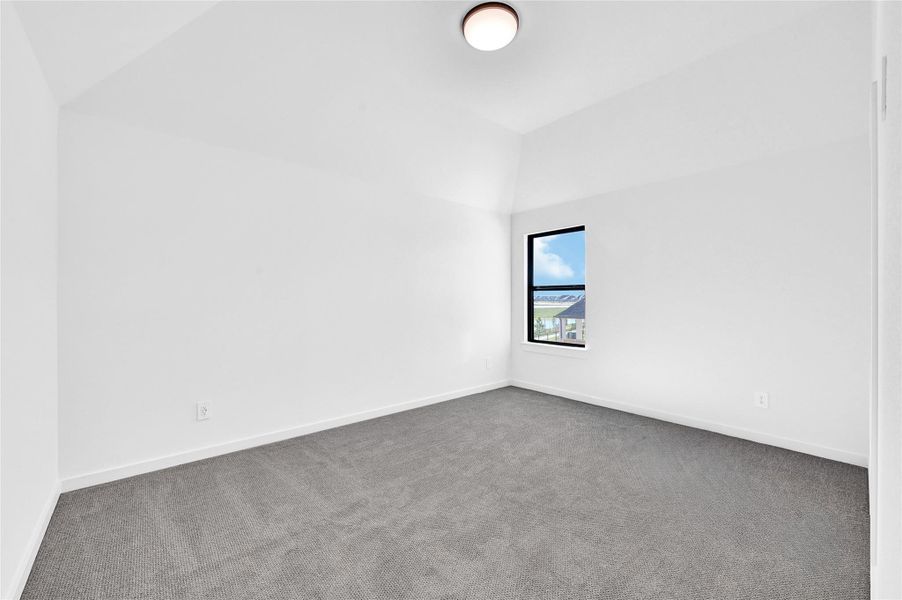 Spacious, unfurnished interior of a new home in Cross Creek West, Fulshear (Image 16).