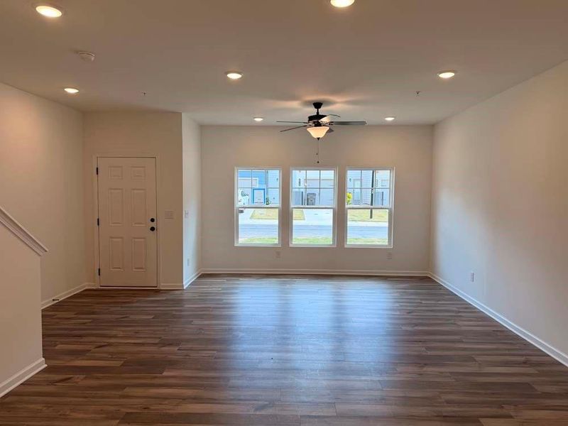 Spacious, unfurnished interior of a new home in Laurelwood, Douglasville (Image 14).
