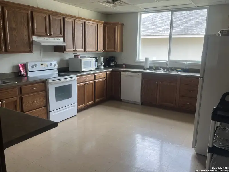 Furnished interior view inside a new home in , Kerrville (Image 9).
