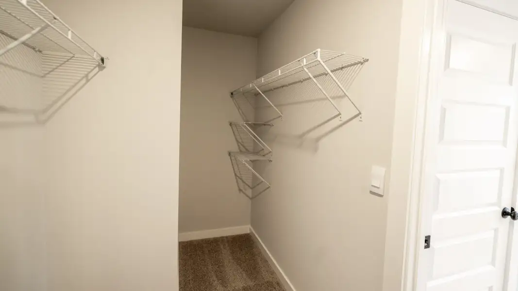 Spacious, unfurnished interior of a new home in Walnut Ridge, Lebanon (Image 28).