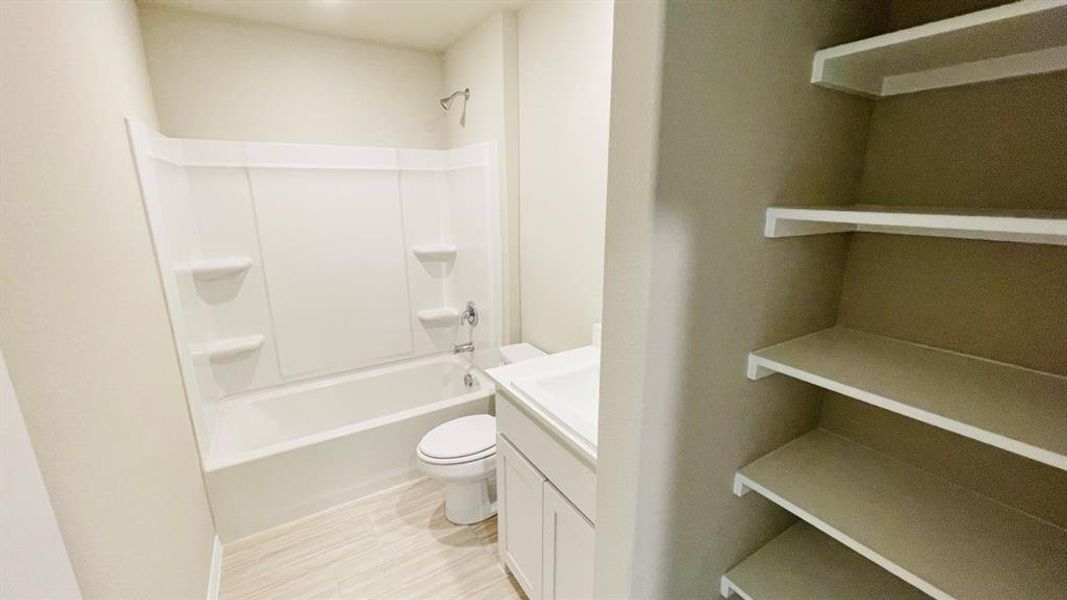 Image 18 of a home in Sunnycreek. Image 18 of a home in Sunnycreek.