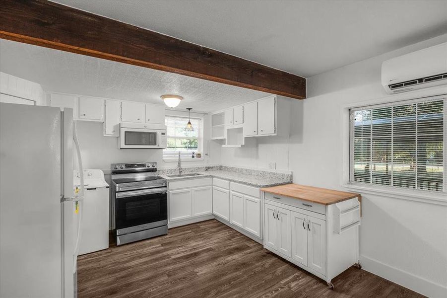 Furnished interior view inside a new home in , Granbury (Image 10). Furnished interior view inside a new home in , Granbury (Image 10).