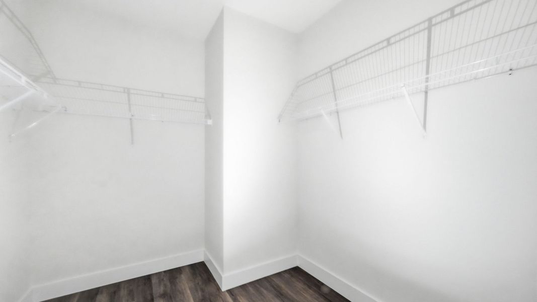 Spacious, unfurnished interior of a new home in Polo Fields, Kingsport (Image 31).