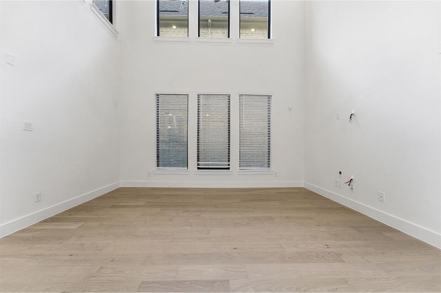 Spacious, unfurnished interior of a new home in Craig Ranch, McKinney (Image 24).