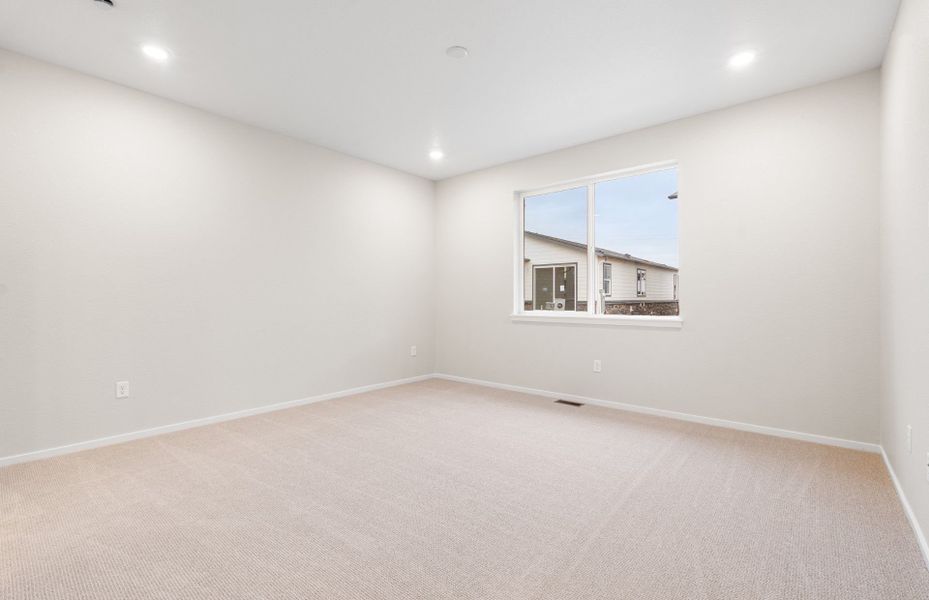 Spacious, unfurnished interior of a new home in Harvest Crossing, Aurora (Image 21).