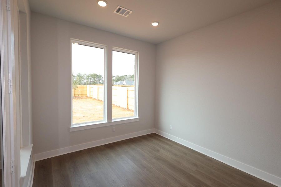 Spacious, unfurnished interior of a new home in Clopton Farms, Montgomery (Image 8).