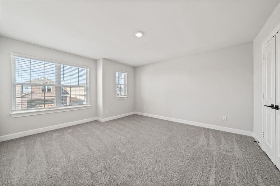 Spacious, unfurnished interior of a new home in Princeton Heights, Princeton (Image 4).