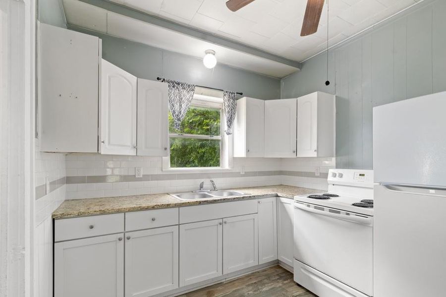 Furnished interior view inside a new home in , Groesbeck (Image 11). Furnished interior view inside a new home in , Groesbeck (Image 11).