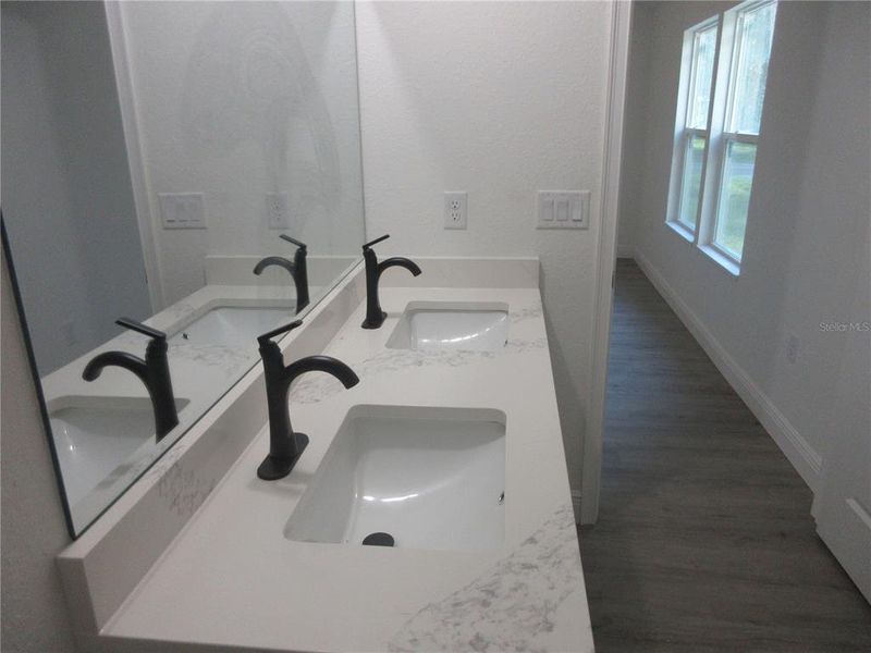 Furnished interior view inside a new home in , Ocklawaha (Image 6).