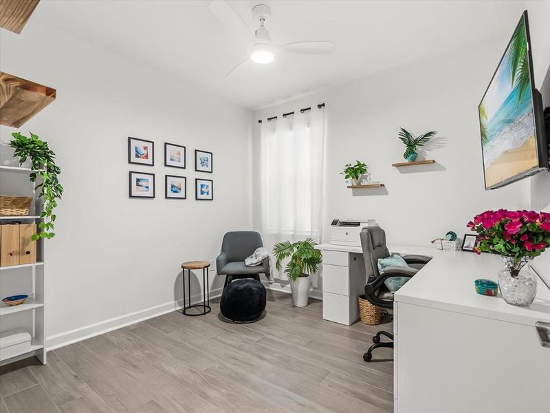 Furnished interior view inside a new home in , Orlando (Image 28).