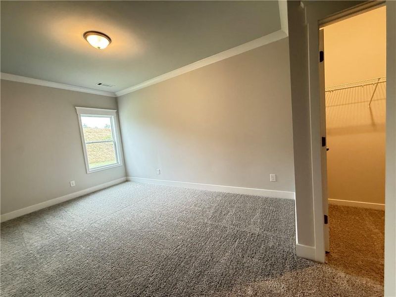 Spacious, unfurnished interior of a new home in Ponderosa Farms Manor, Gainesville (Image 37).