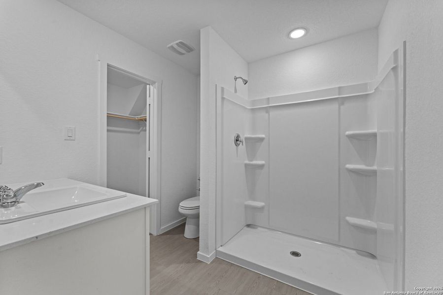 Furnished interior view inside a new home in , New Braunfels (Image 6).