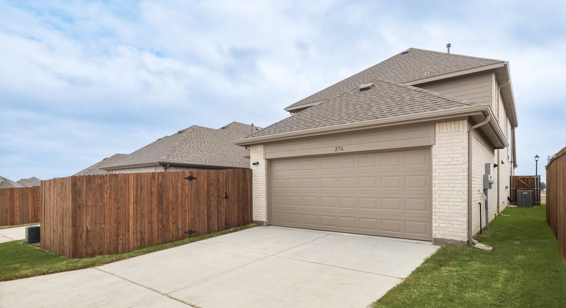 Exterior details and patio area of a home in Edgewater, Fate (Image 19).