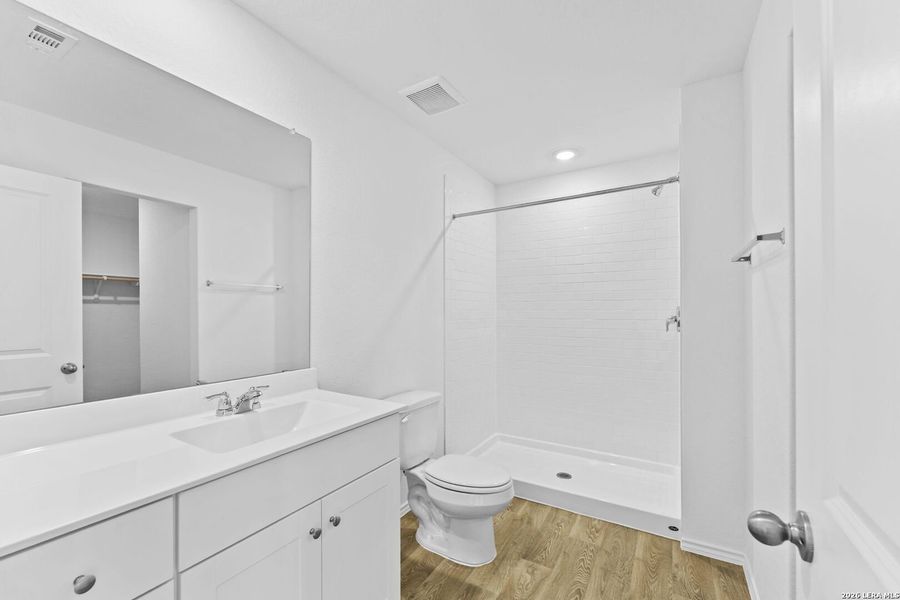 Furnished interior view inside a new home in Arroyo Ranch, Seguin (Image 9).